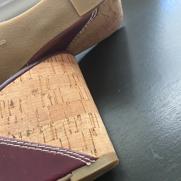 Fergie slip on wedge shoes - Picture 4 of 5